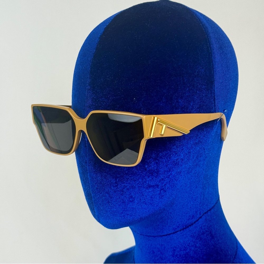 NWT FENDI SUNGLASSES - Picture 2 of 5
